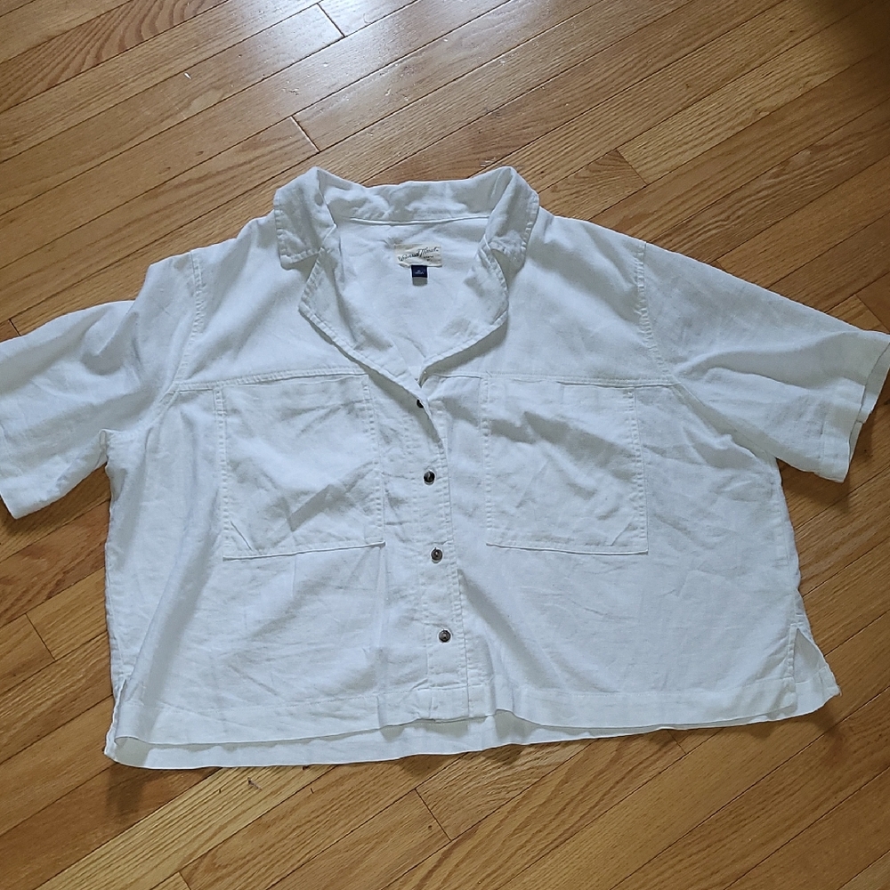 EUC Linen Blend Universal Thread Classic White Shirt